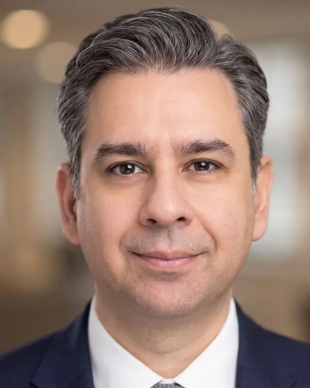 Portrait of Dr. Soroush Sabbaghan